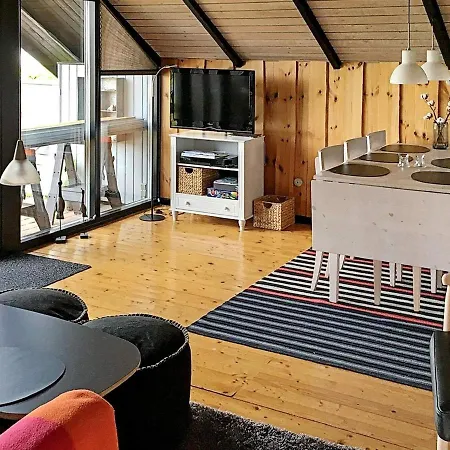 Tatil Evi Three-bedroom In 9